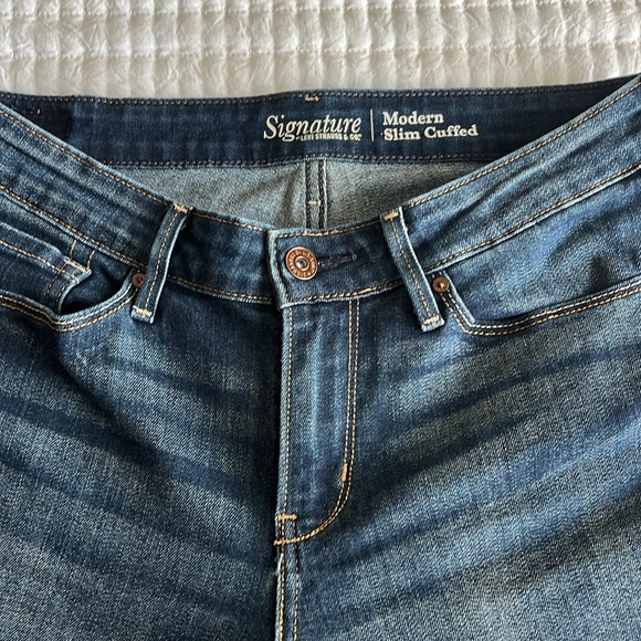 Women’s Signature by Levi Modern Slim Cuffed Ankle Length Jeans - Picture 3 of 8